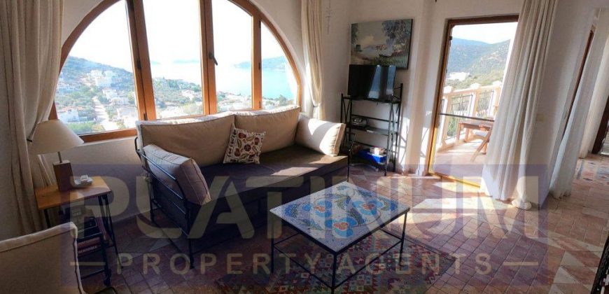 Three Bedroom Penthouse Apartment With Sea View