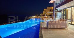 Very Modern Five En Suite Bedroom Detached Villa With Gallery Living Area. Main infinity pool With Jacuzzi Pool.Fully Furnished & Air Conditioned Throughout.