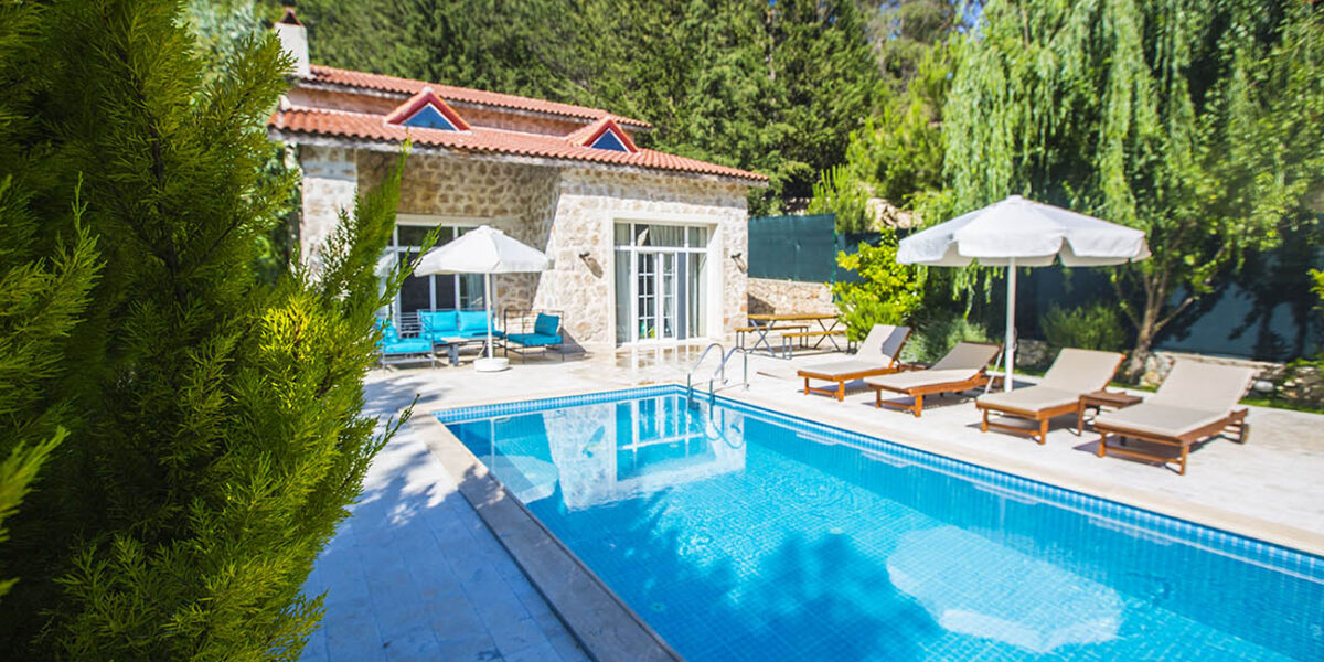 Charming Stone Villa with Private Pool & High Rental Potential in Nature