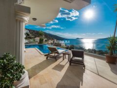 Luxury 4-Bed Villa with Private Pool & Sunset Views