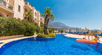 Three-bedroom Duplex Apartment at Popular Saneil Complex