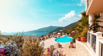 Beautiful 2 Bedroom Apartment with Sea View